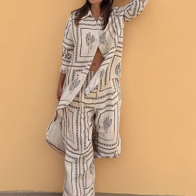 Lazy Style Kadın Erken Sonbahar Uzun Kollu Gömlek ve Geniş Paça Pantolon Ev Kombini – Rahat ve Şık Baskılı Casual Takım