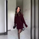 Kadın Triko Mini Elbise Takımı – Sonbahar İçin Şık ve Rahat